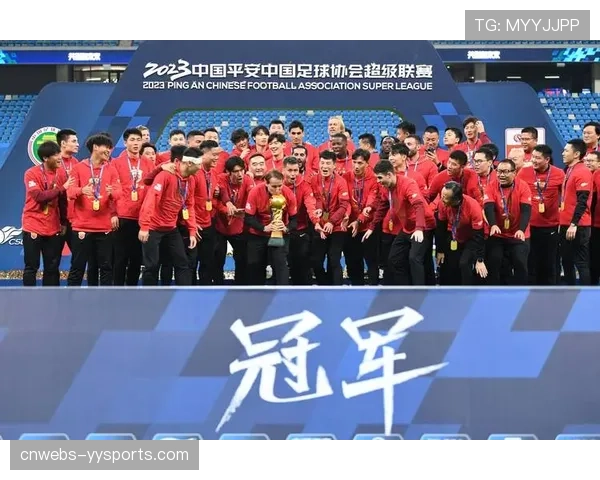 上海海港发布赛前海报,主题燃烧斗志激励全队应对伤病挑战 上海海港发布赛前海报,主题燃烧斗志激励全队应对伤病挑战