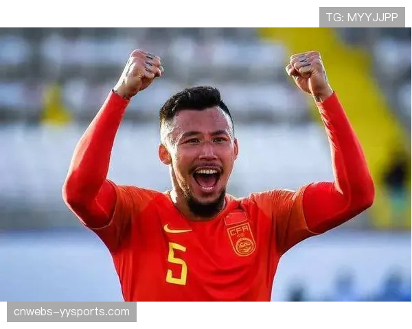 克里斯坦特赛后与儿子互动,铁汉柔情一幕感动观众 克里斯坦特赛后与儿子互动,铁汉柔情一幕感动观众